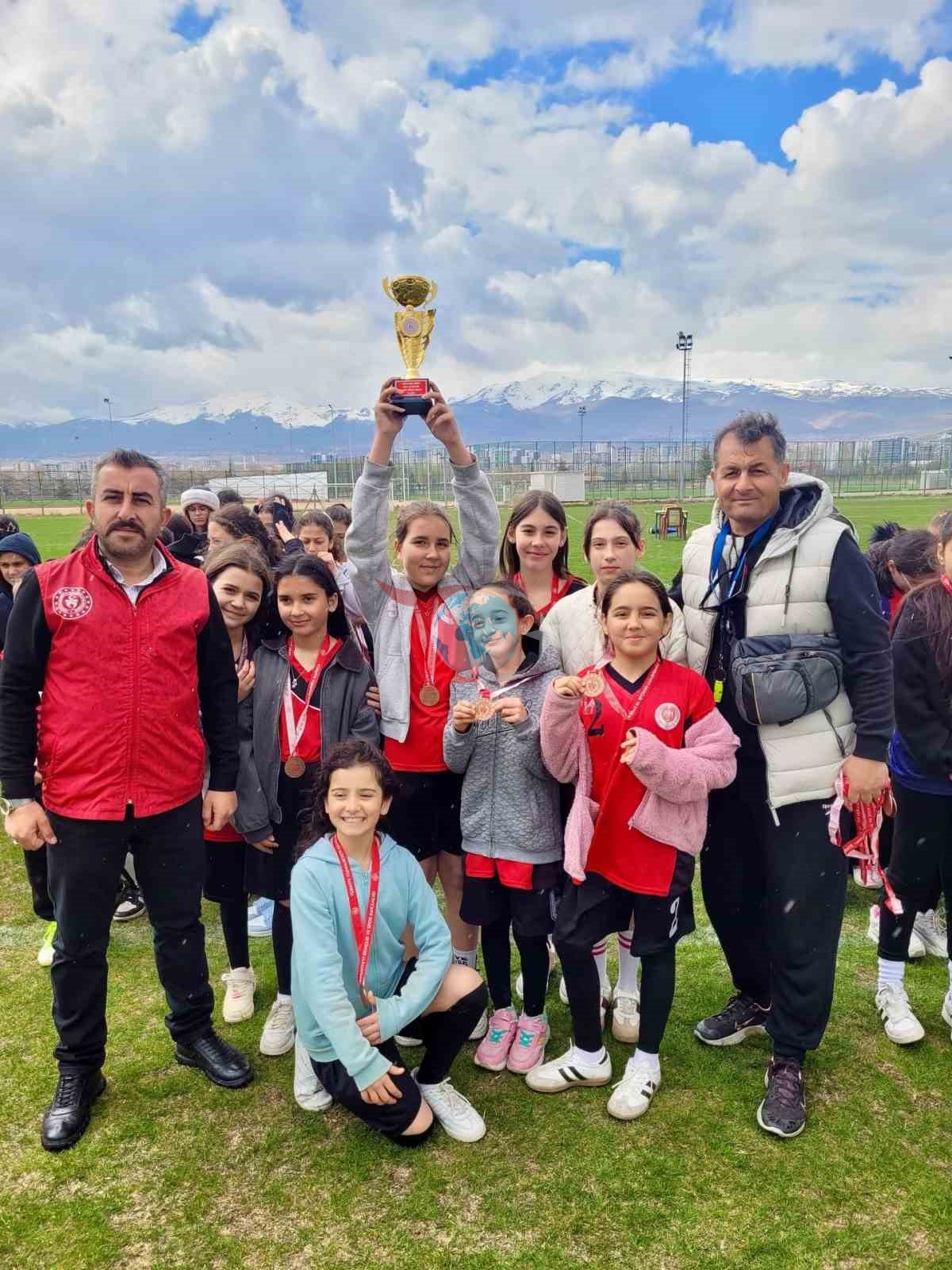 Küçükler Ragbi Müsabakaları tamamlandı