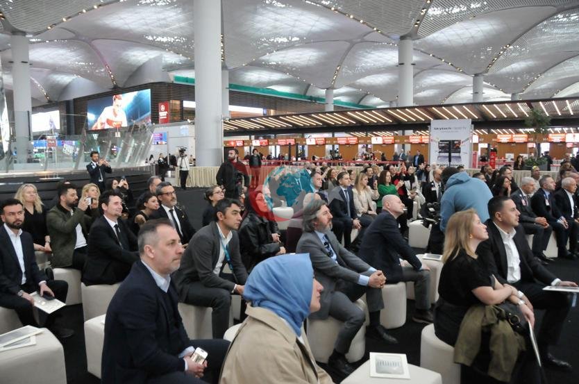 İstanbul Havalimanı’nda 37,7 metrelik heykelin açılışı yapıldı