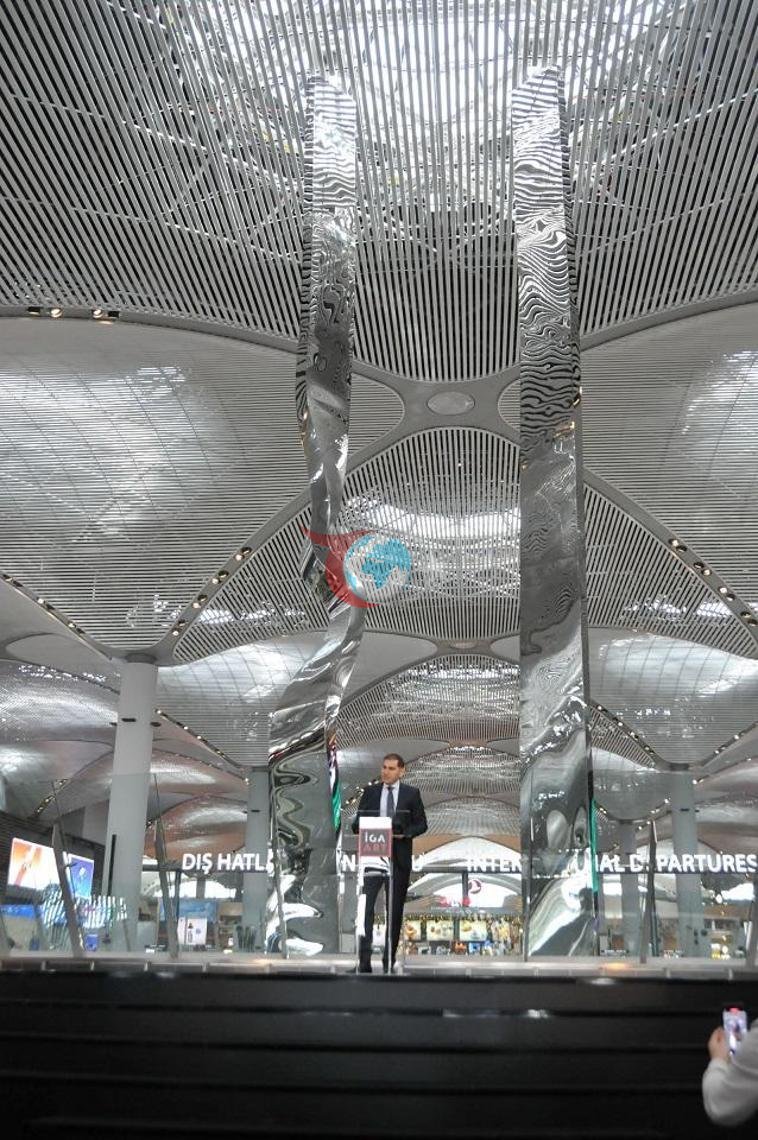İstanbul Havalimanı’nda 37,7 metrelik heykelin açılışı yapıldı