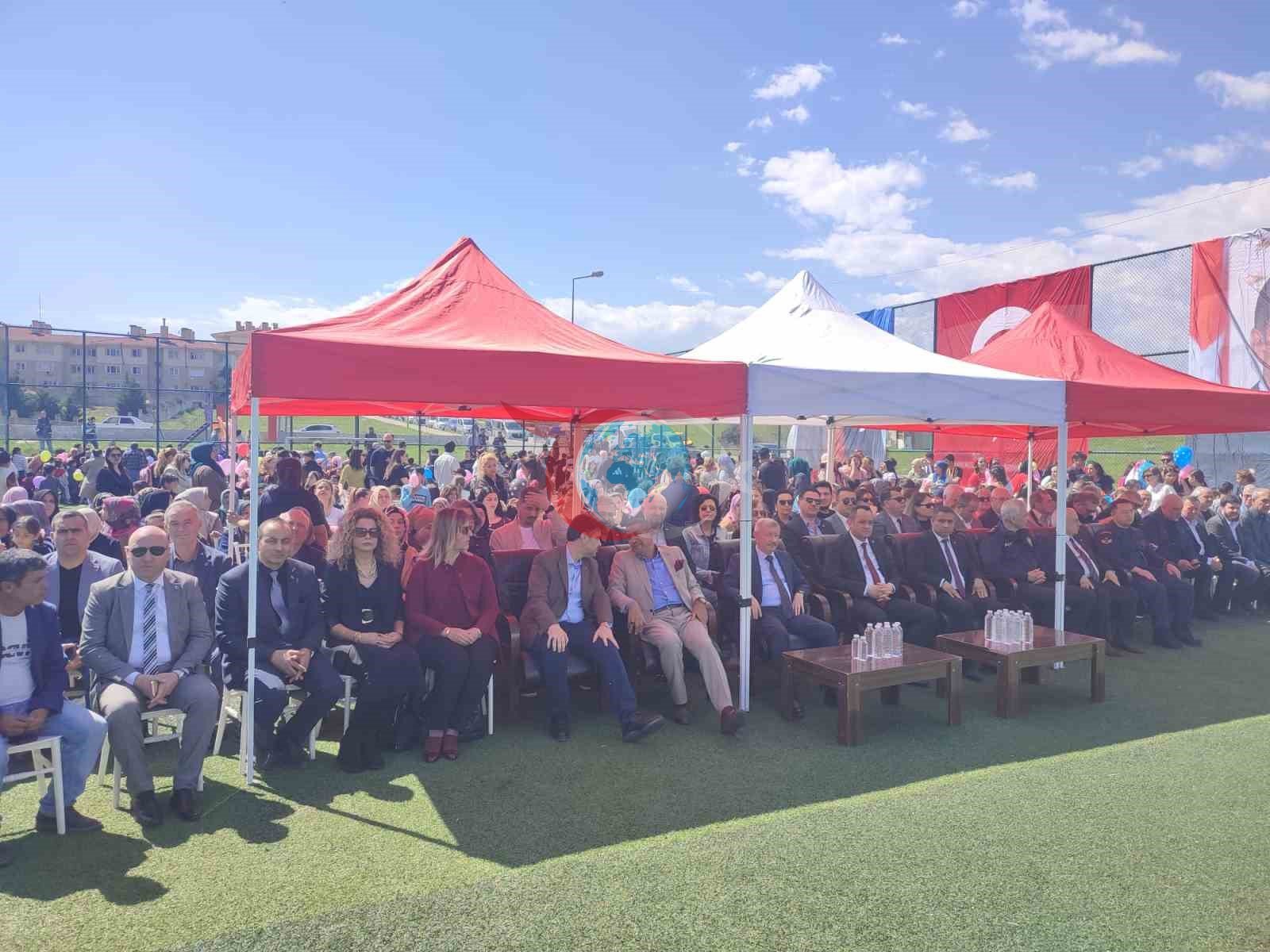 Keşan’da Romanlar Günü kutlamaları renkli görüntülere sahne oldu