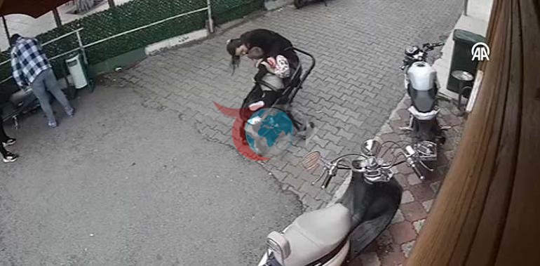 Bebek arabasında faciadan dönüldü 2 yaşında çocuk bir anda nefessiz kadı