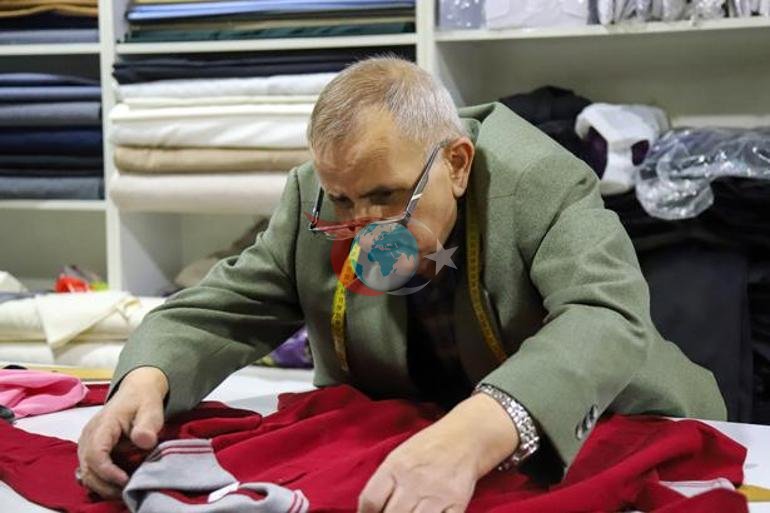 56 yıldır terzilik yapıyor Dükkanımda öleceğim diyen ustanın yarım asırlık hikayesi