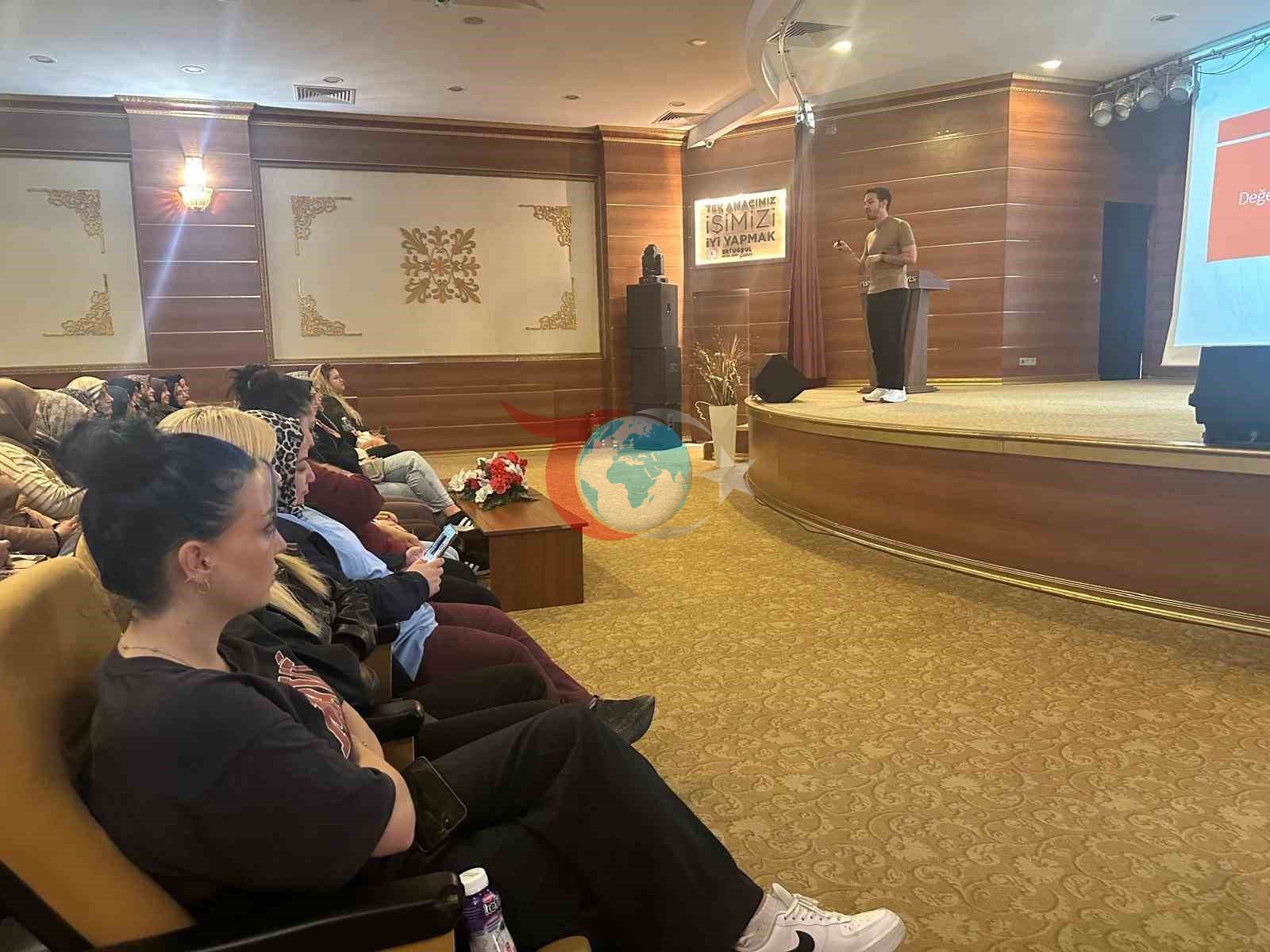 Pursaklar&rsquo;da toplumsal değerlerin korunması ve bilinçli medya kullanımına yönelik seminer