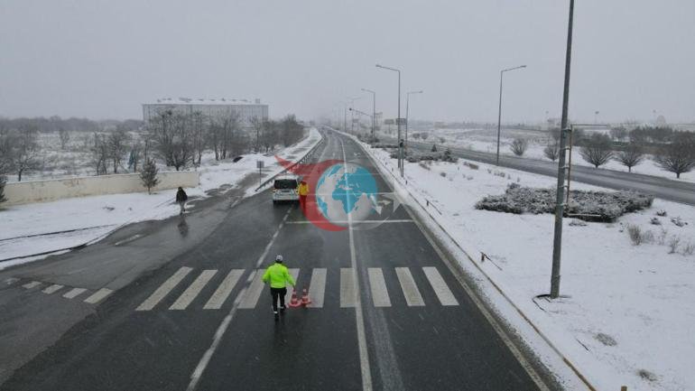 Birçok il nisan ayında karla uyandı: Sabah 04.00’ten beri bu manzaranın tadını çıkarıyorum