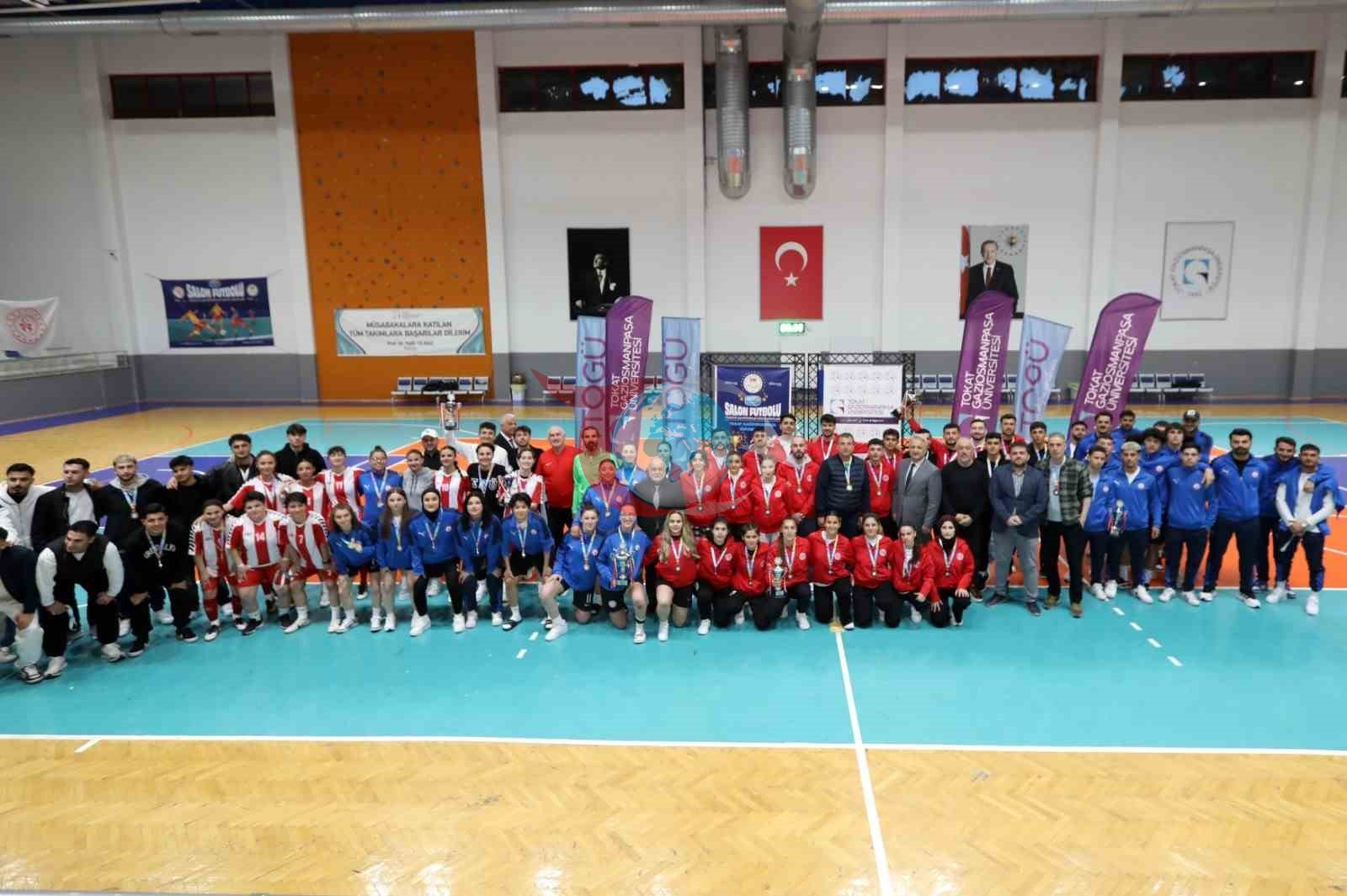 ÜNİLİG&rsquo;de kupa sahiplerini buldu