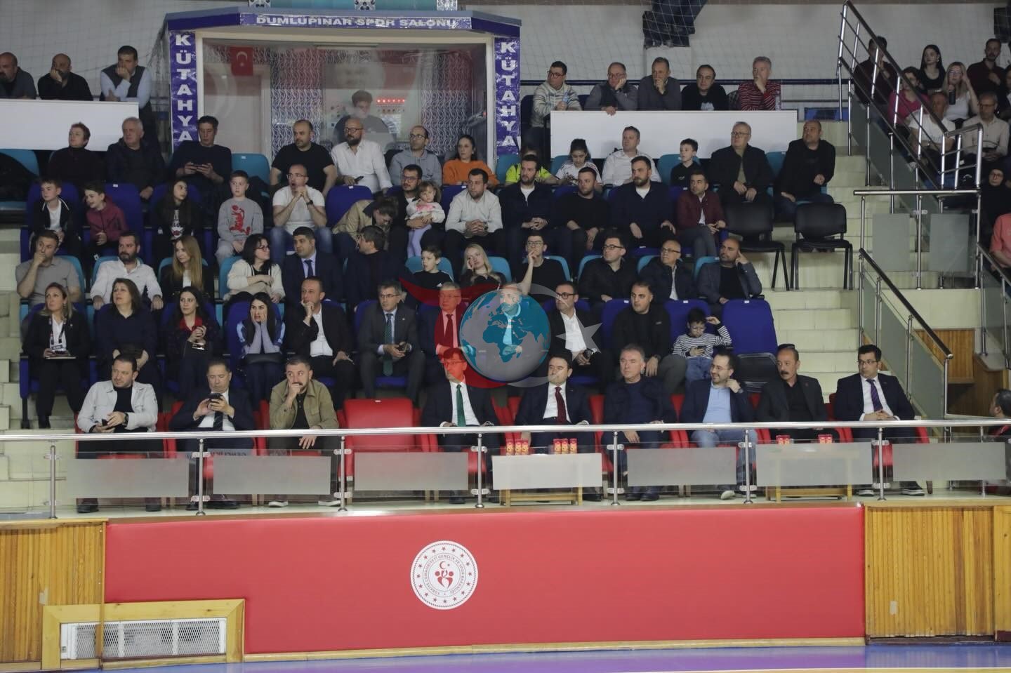 Protokolden Kütahya Belediyespor&rsquo;a tribün desteği