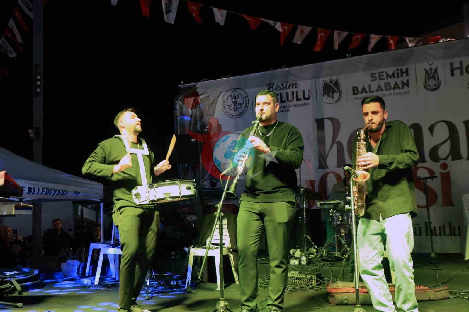 Manisalı Romanlar günlerini kutladı