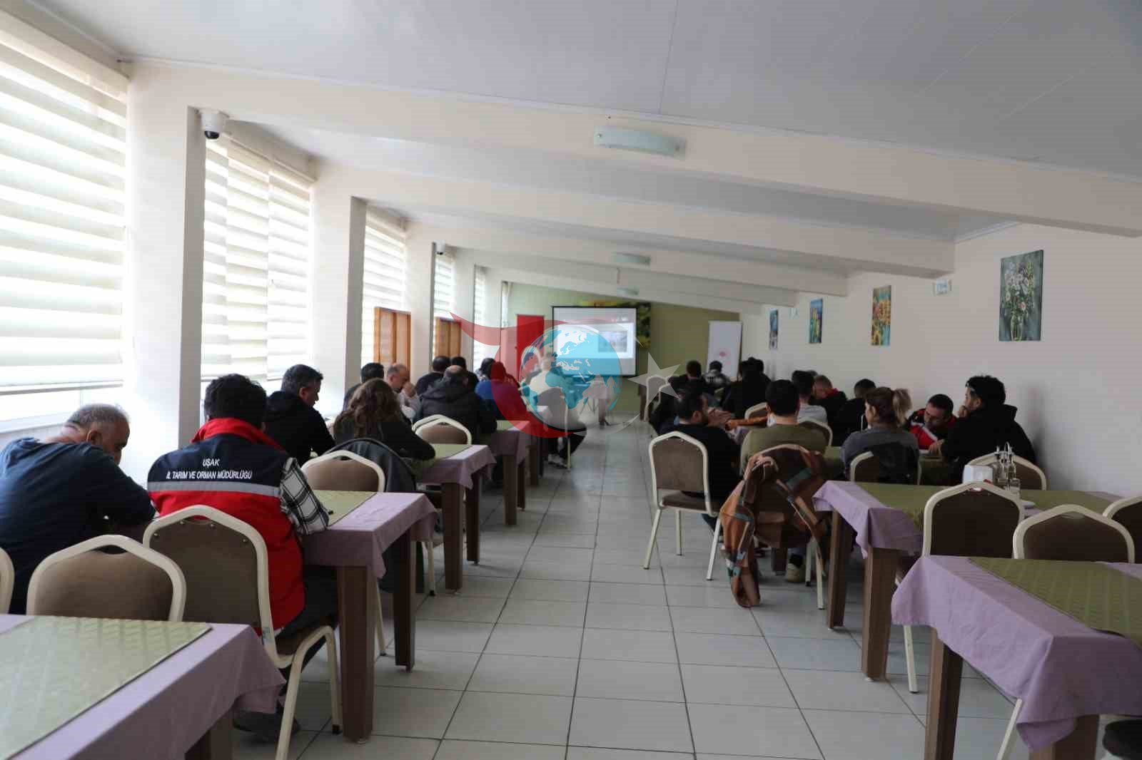 Uşak’ta buzağı kayıplarını azaltmaya yönelik eğitim programı düzenlendi