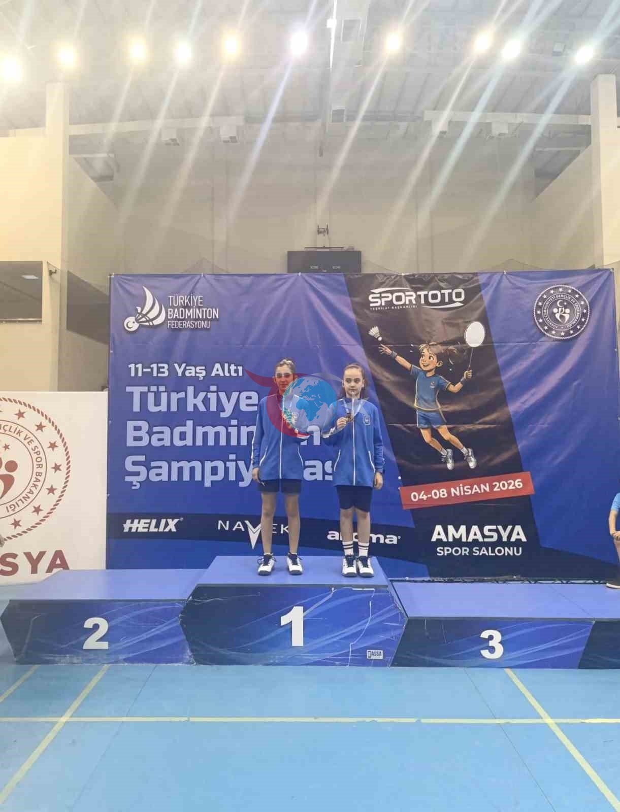 Yunusemre&rsquo;nin altın kızları Türkiye üçüncüsü oldu