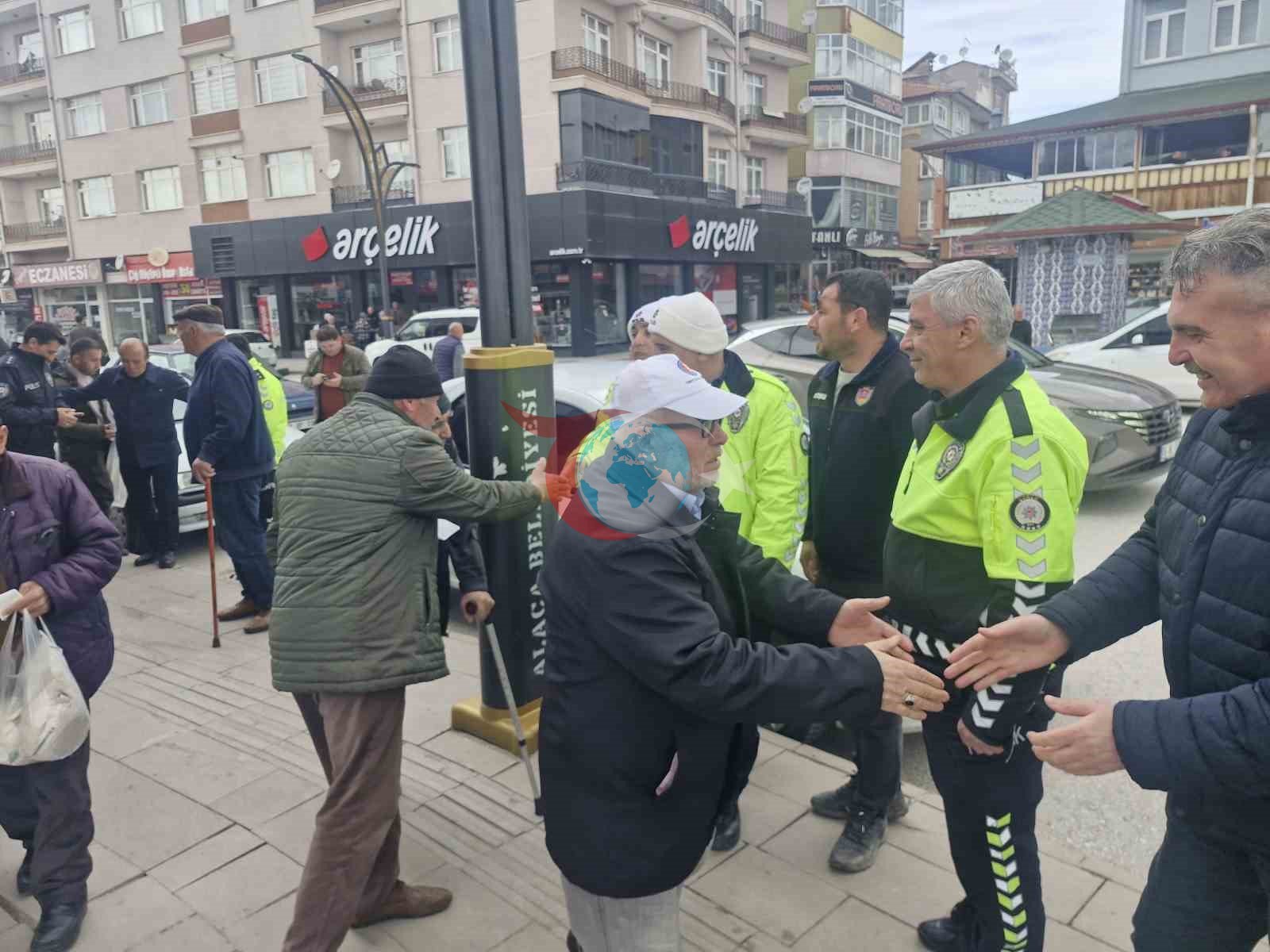 Polis Haftasฤฑโnda ลehitler dualarla anฤฑldฤฑ