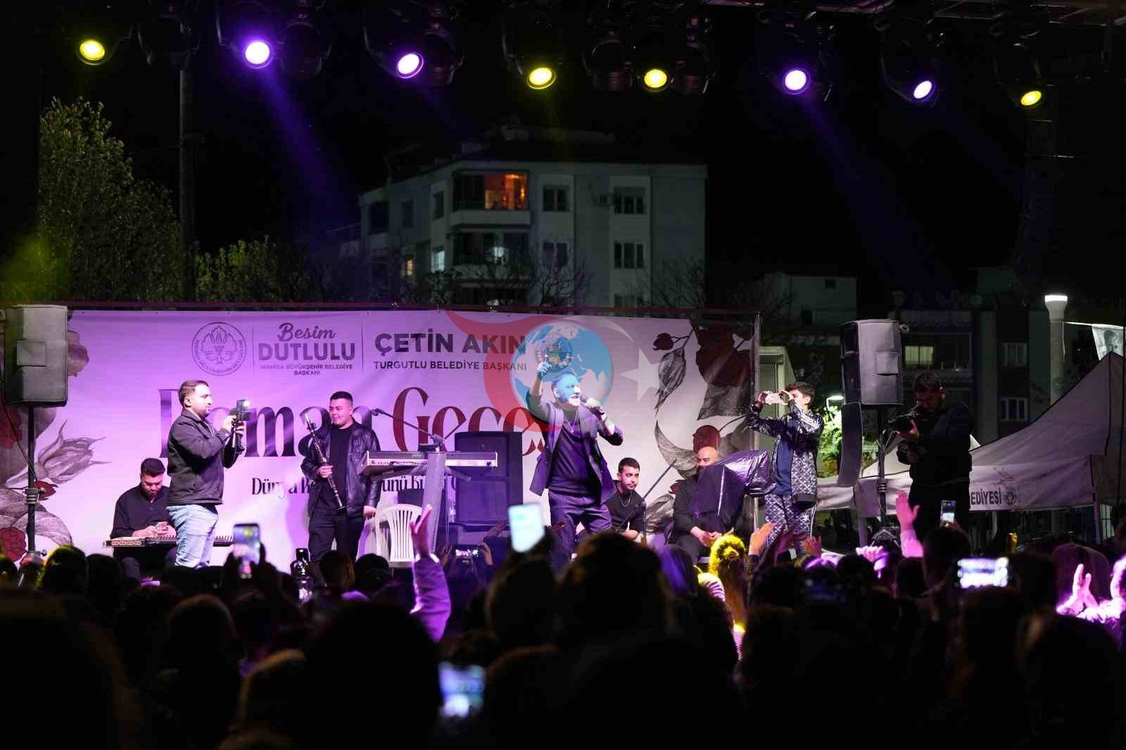 Turgutlu’da ‘Roman Gecesi’ ile eğlence zirveye çıktı