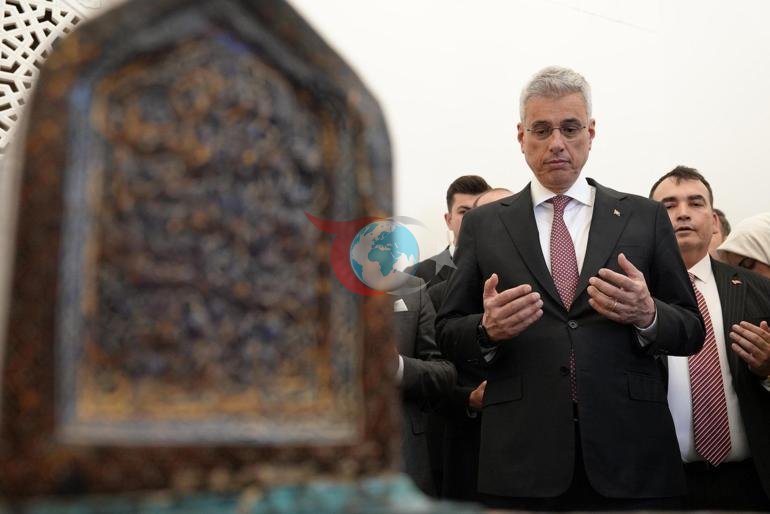 Bakan Memişoğlu, Semerkant’ta Şah-ı Zinde Nekropolü’nü ziyaret etti