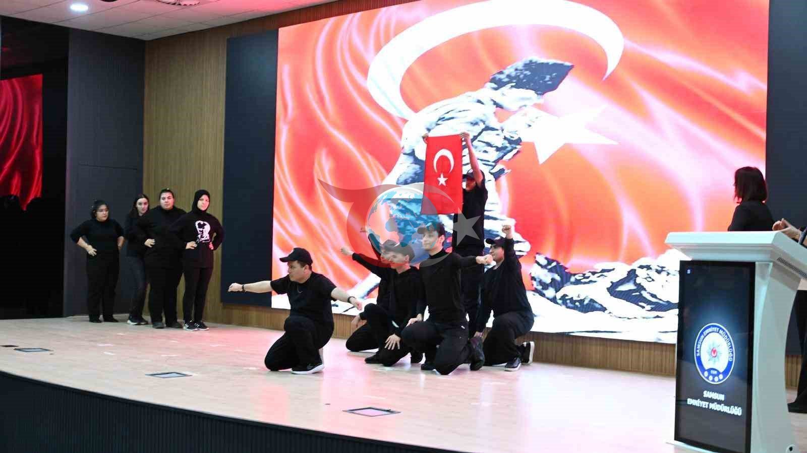 Özel Öğrencilerin Polisler İçin Hazırladığı Anlamlı Etkinlik