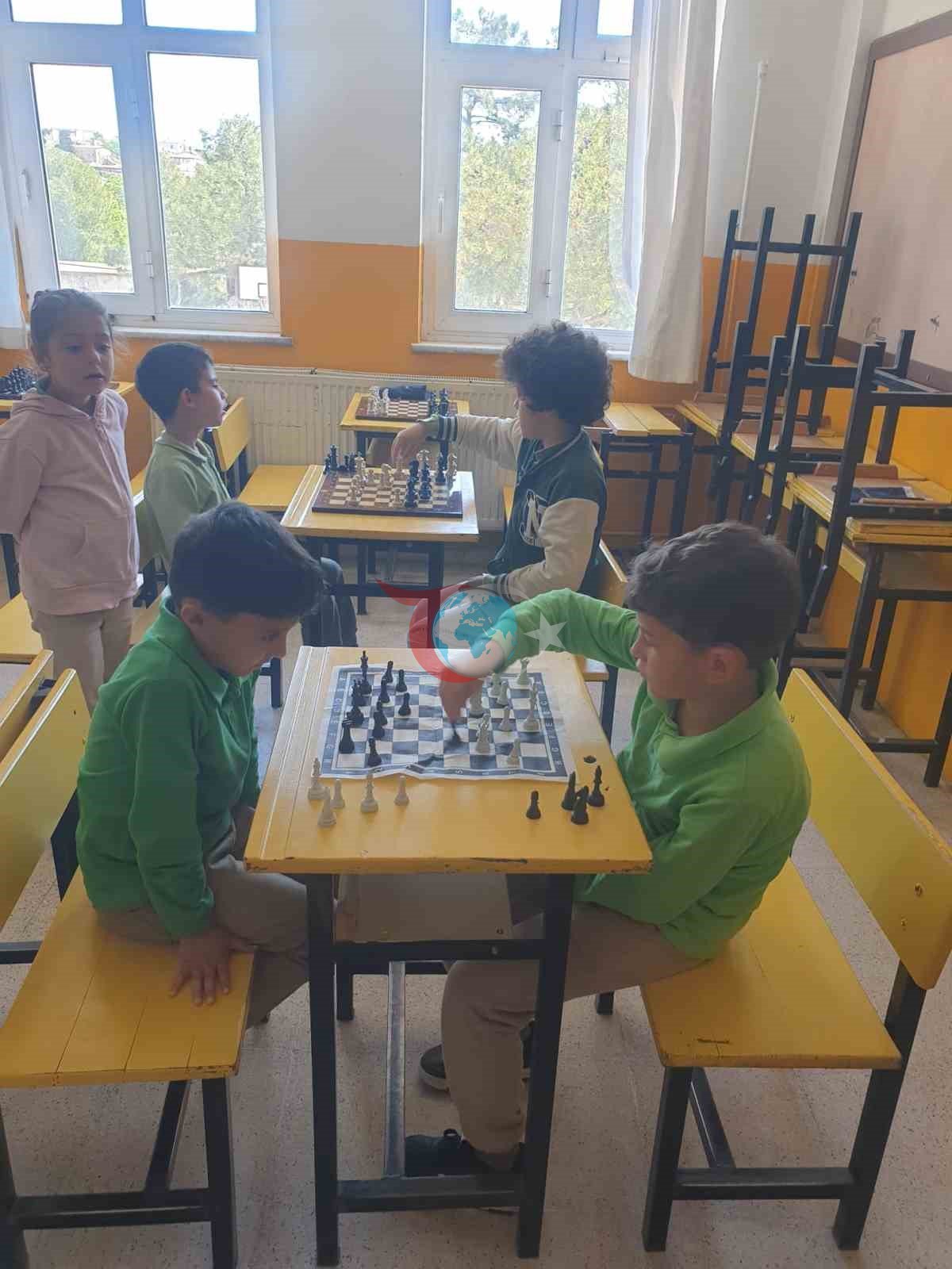 Datça&rsquo;da öğrenciler &rsquo;hikayelerle satranç&rsquo; etkinliğinde buluştu