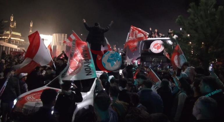 1’inci Lig’e yükselen Batman Petrolspor’a coşkulu karşılama