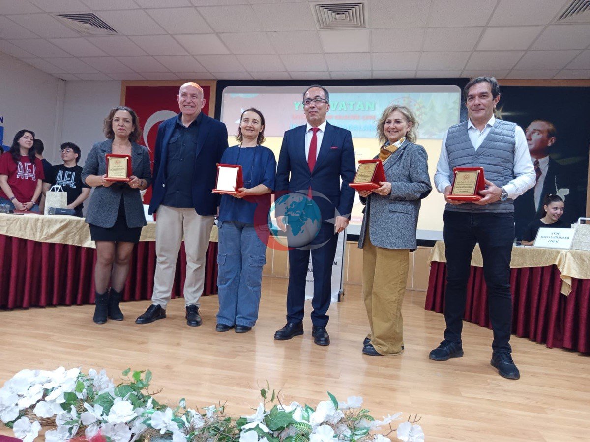 Efeler&rsquo;de &rsquo;İklim Krizi ile Mücadele&rsquo; münazarası tamamlandı