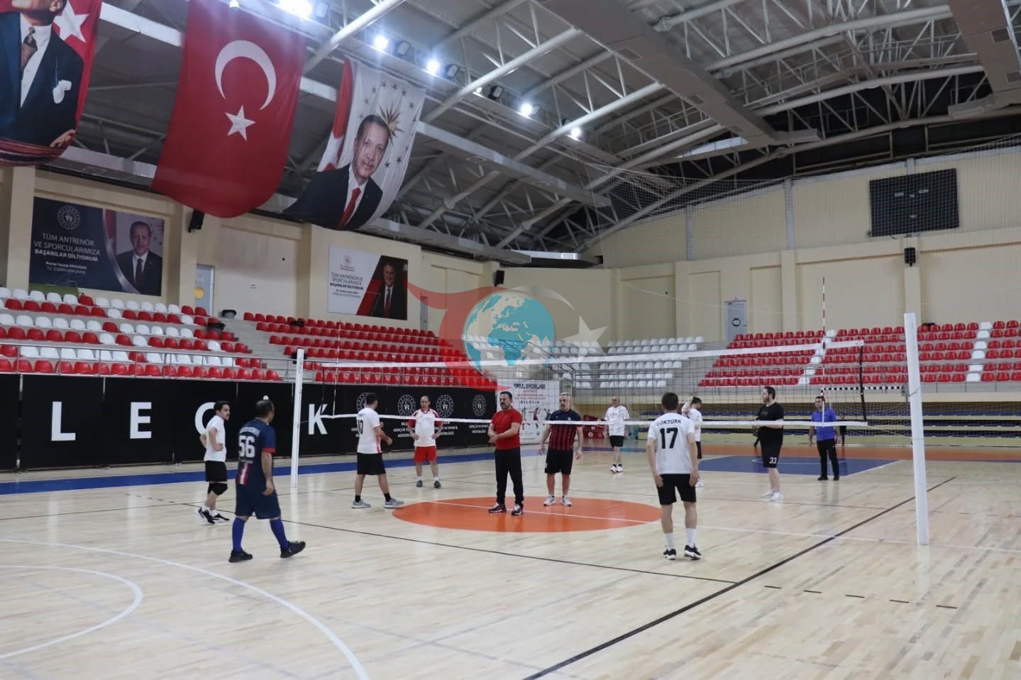 İl Müdürü İlhan, personellerle voleybolda buluştu