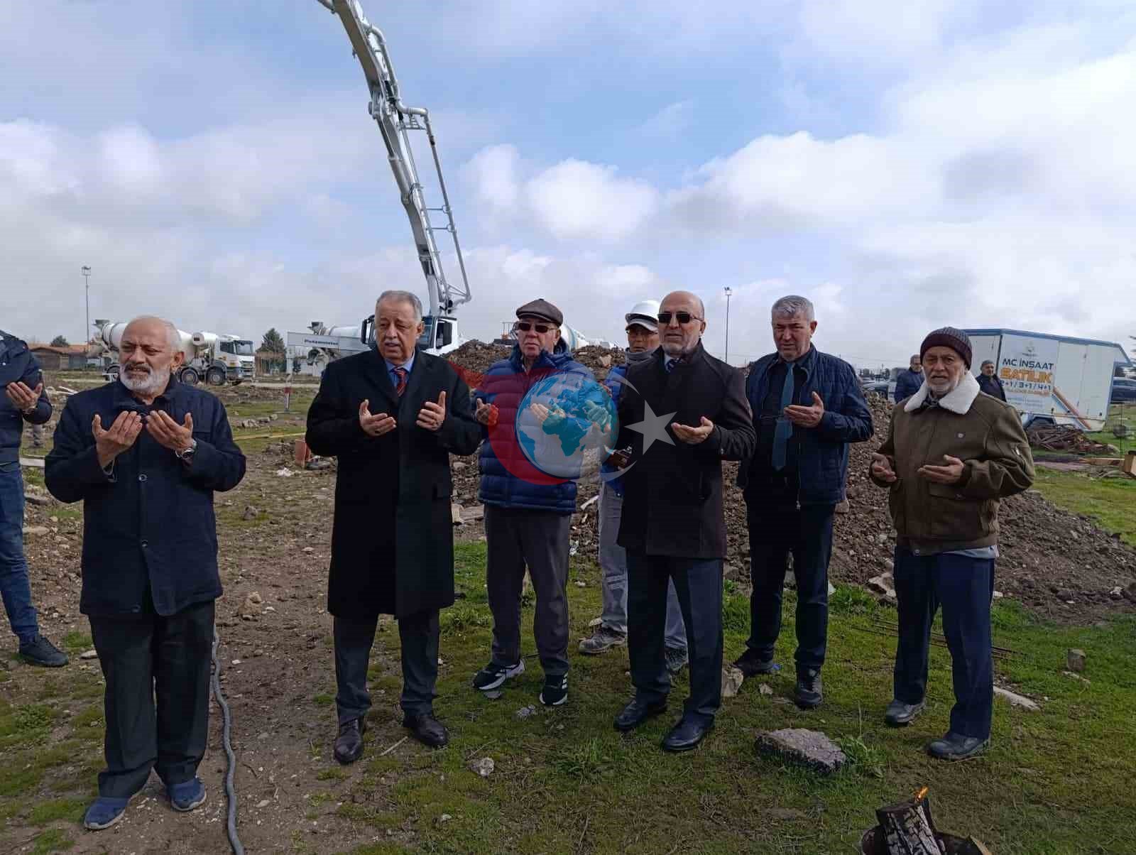 Cami temeli protokol üyelerinin katılımıyla atıldı