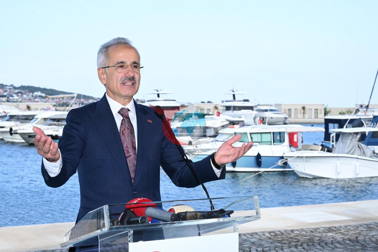Ulaştırma ve Altyapı Bakanı Abdulkadir Uraloğlu