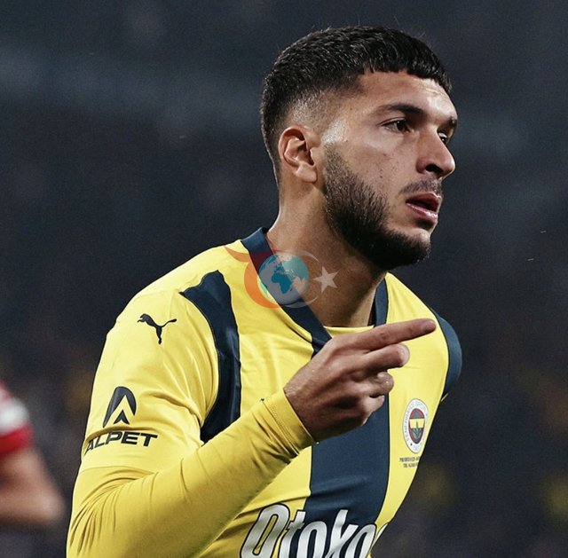 Fenerbahçe'de istenmeyen adam ilan edildi: Kendine kulüp bul! - Resim: 0