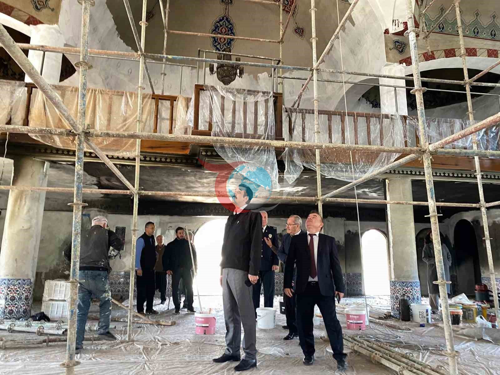 Bozyazı&rsquo;da yangında zarar gören camide çalışmalar devam ediyor