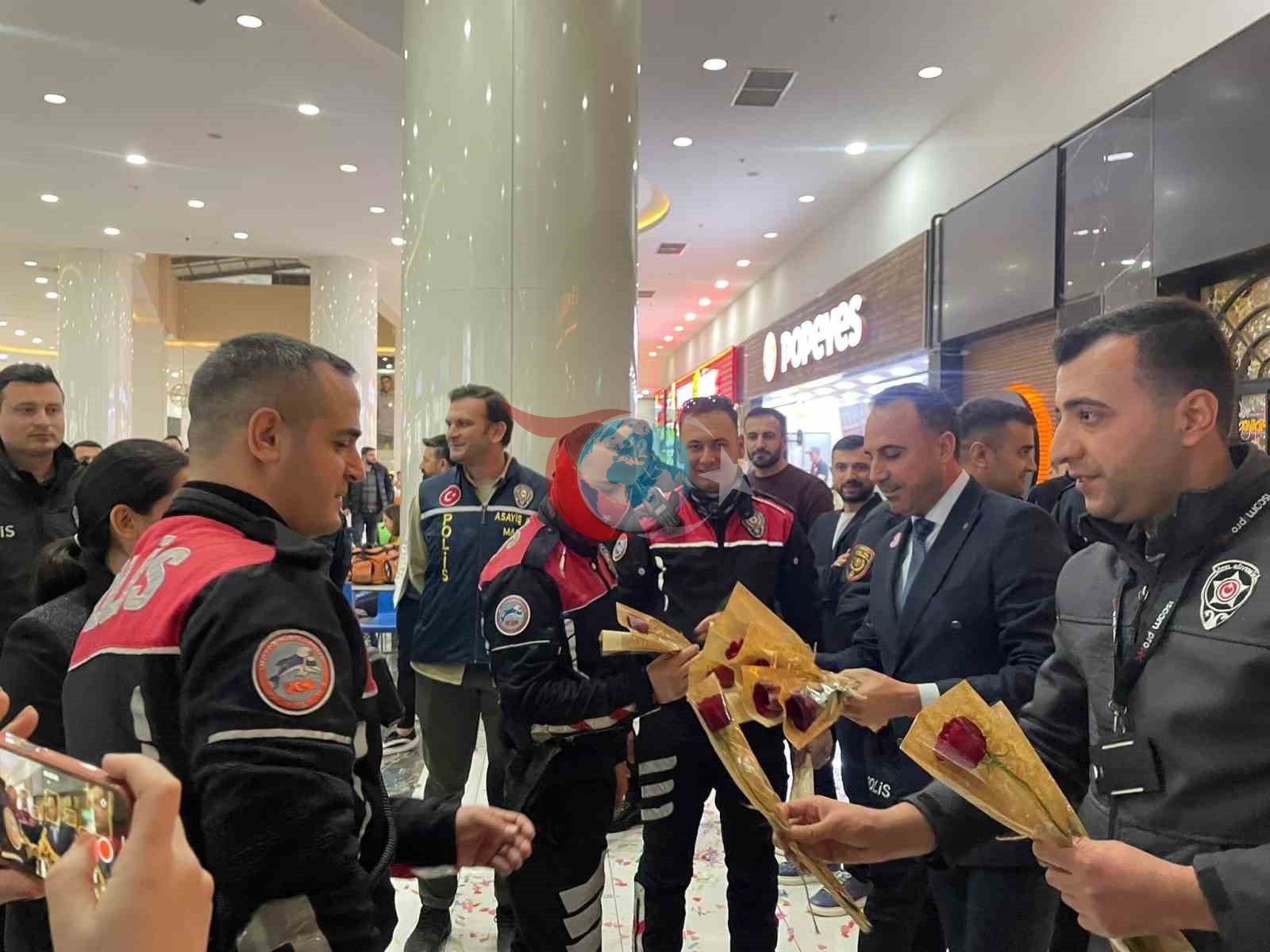 Mardin&rsquo;de kavga ihbarına giden polislere sürpriz kutlama