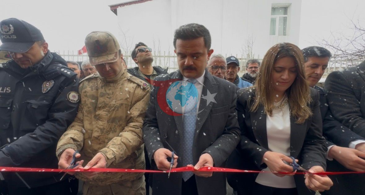 Karayazı’da esnaf derneği açıldı