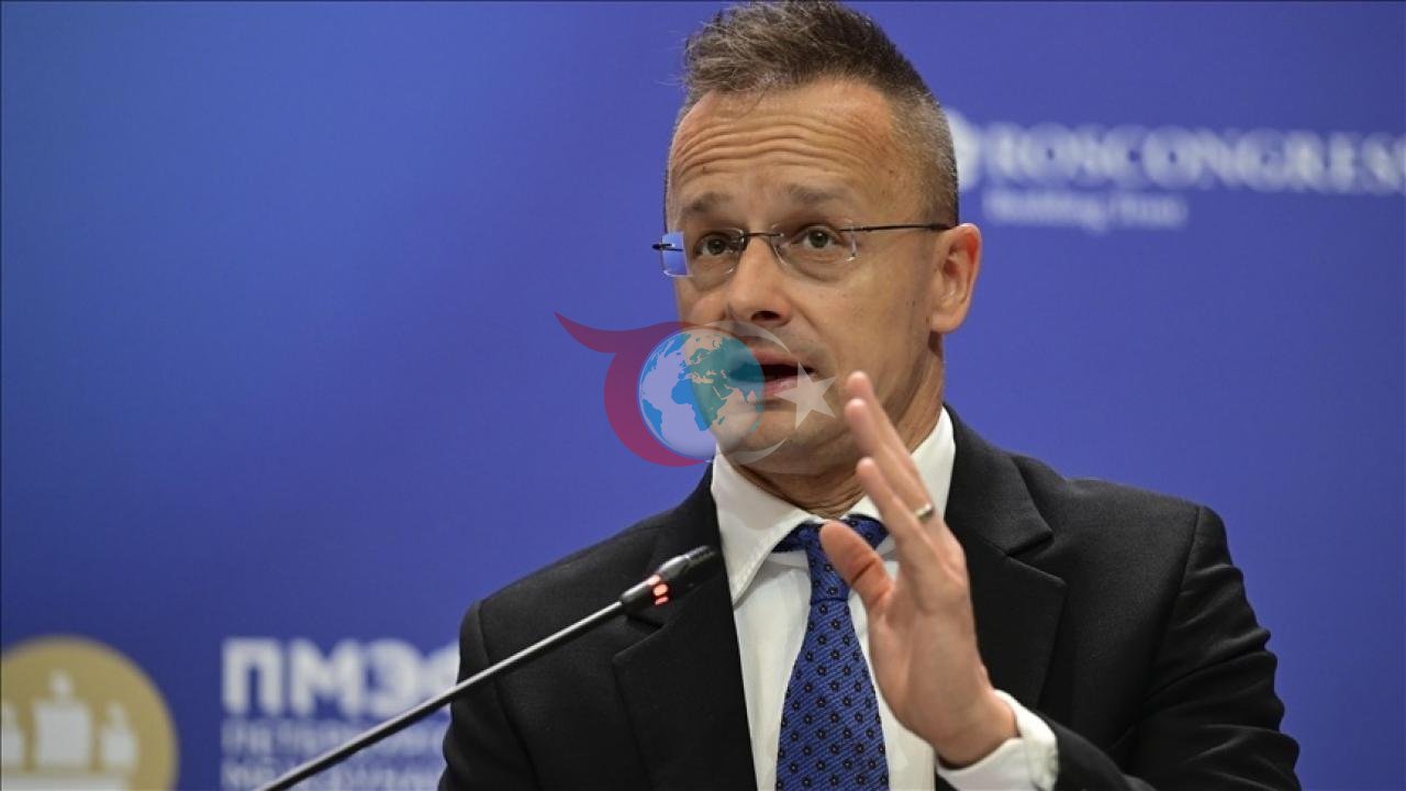Szijjarto: Ukrayna'nın AB Üyeliğine Macaristan Engeli