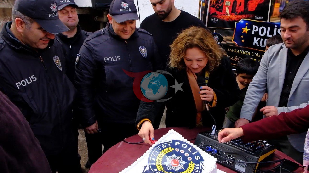Polis ekipleri ihbarla gittikleri mahallede kutlamayla karşılandı