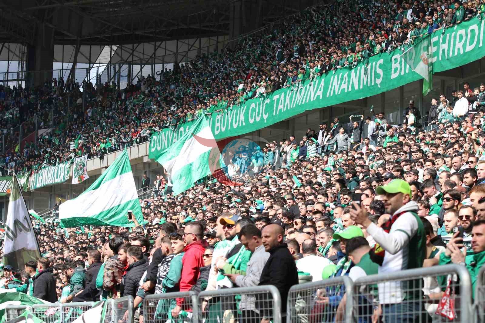 Nesine 2. Lig: Ankara Demirspor: 0 - Bursaspor: 1 (İlk yarı)