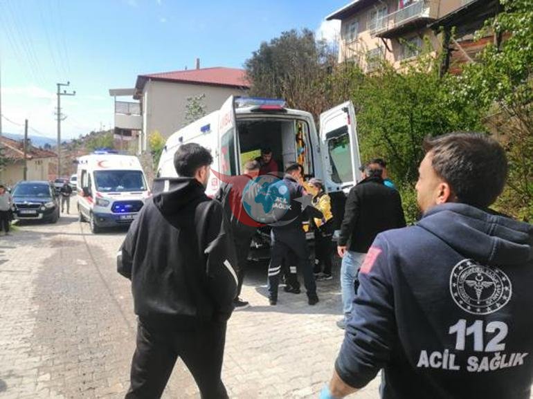 Tokat’ta iki katlı evde yangın Komşusunu kurtarmak için dumanların içine daldı