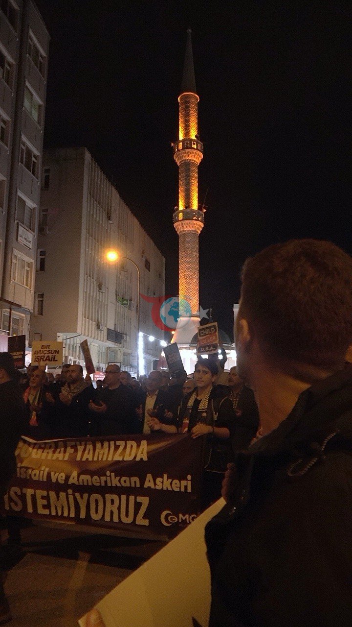 İsrail&rsquo;in zulmünü protesto etmek için Netanyahu&rsquo;yu 