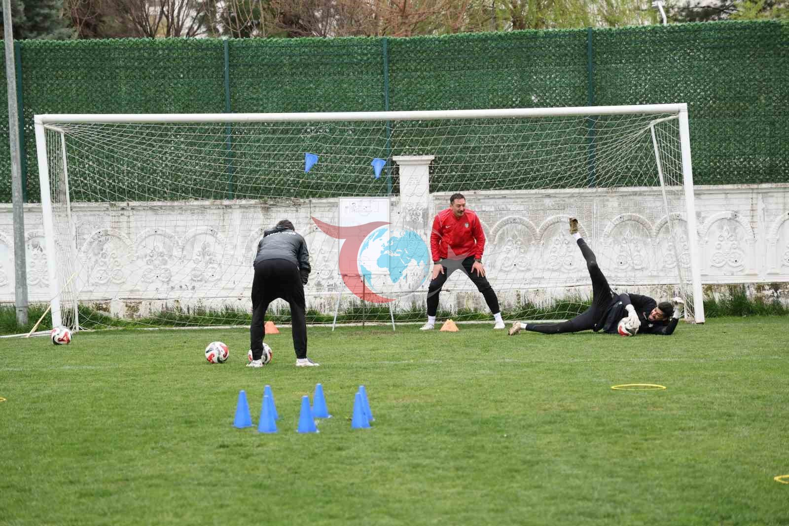 Mesut Bakkal: 