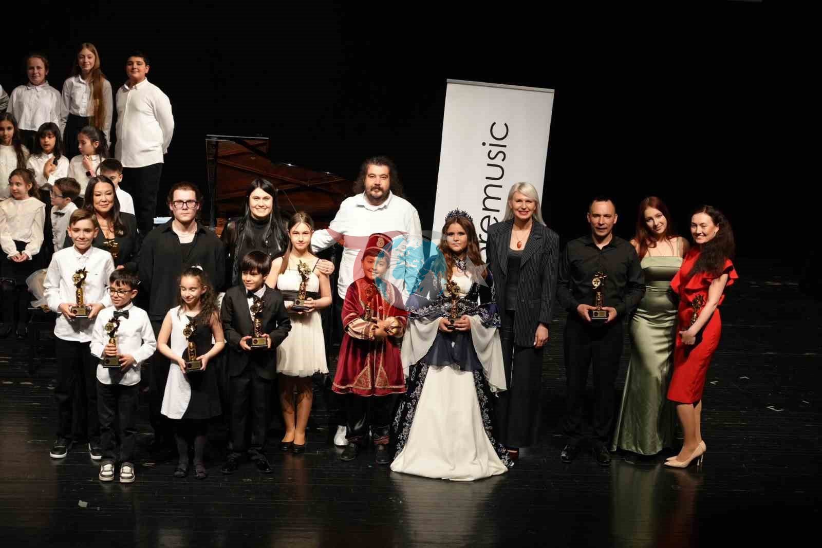 Bilecikli genç sanatçılar Bursa&rsquo;daki müzik festivalinde sahne aldı