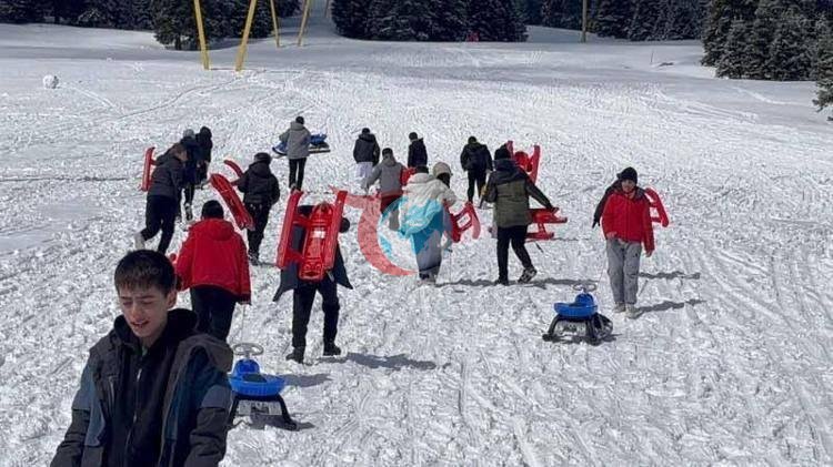 Uludağ'da nisan sürprizi: 1.5 metre kar var, oteller kapalı!