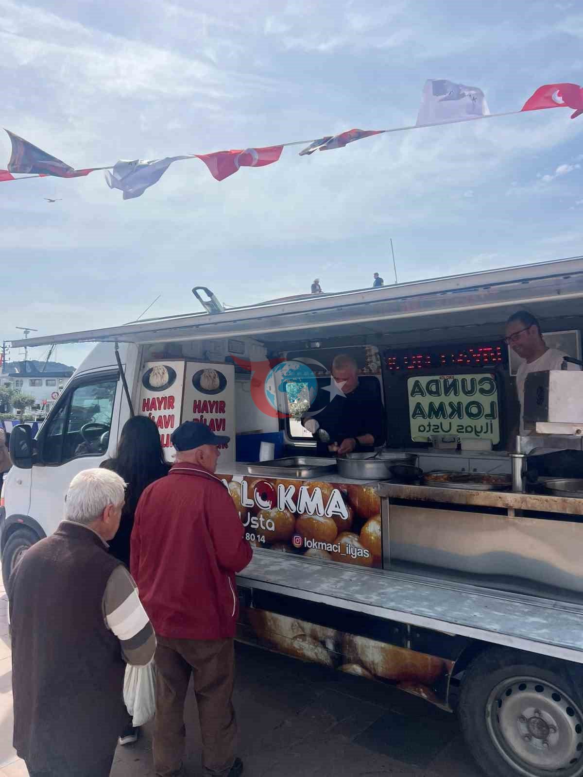 Ayvalık Hüsamettin Cindoruk&rsquo;u unutmadı