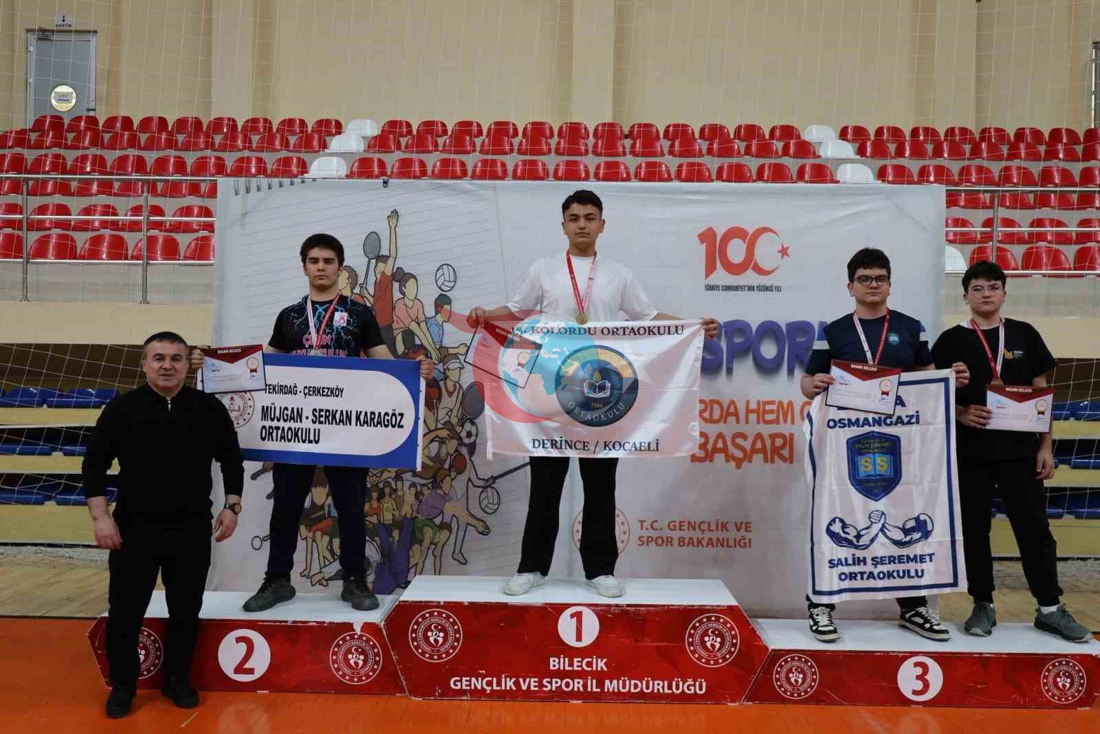 Bilek güreşinde ödüller sahiplerini buldu