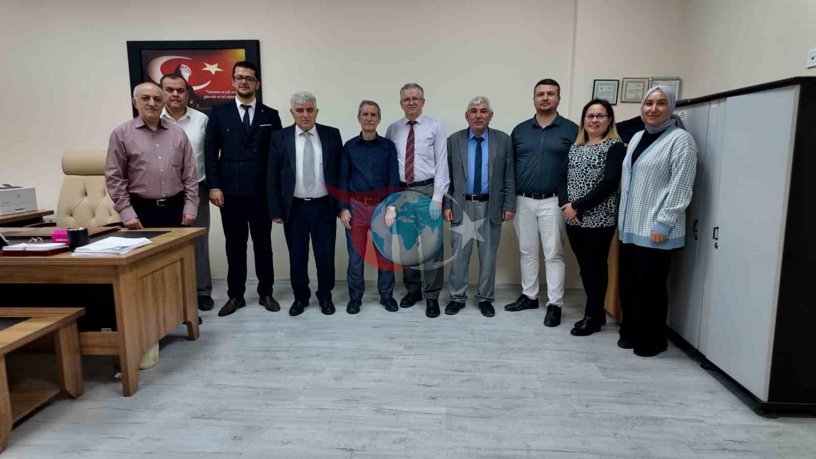 Gediz’de 26 yıldır nüfus müdürlüğü yapan Naci Özdemir emekli oldu