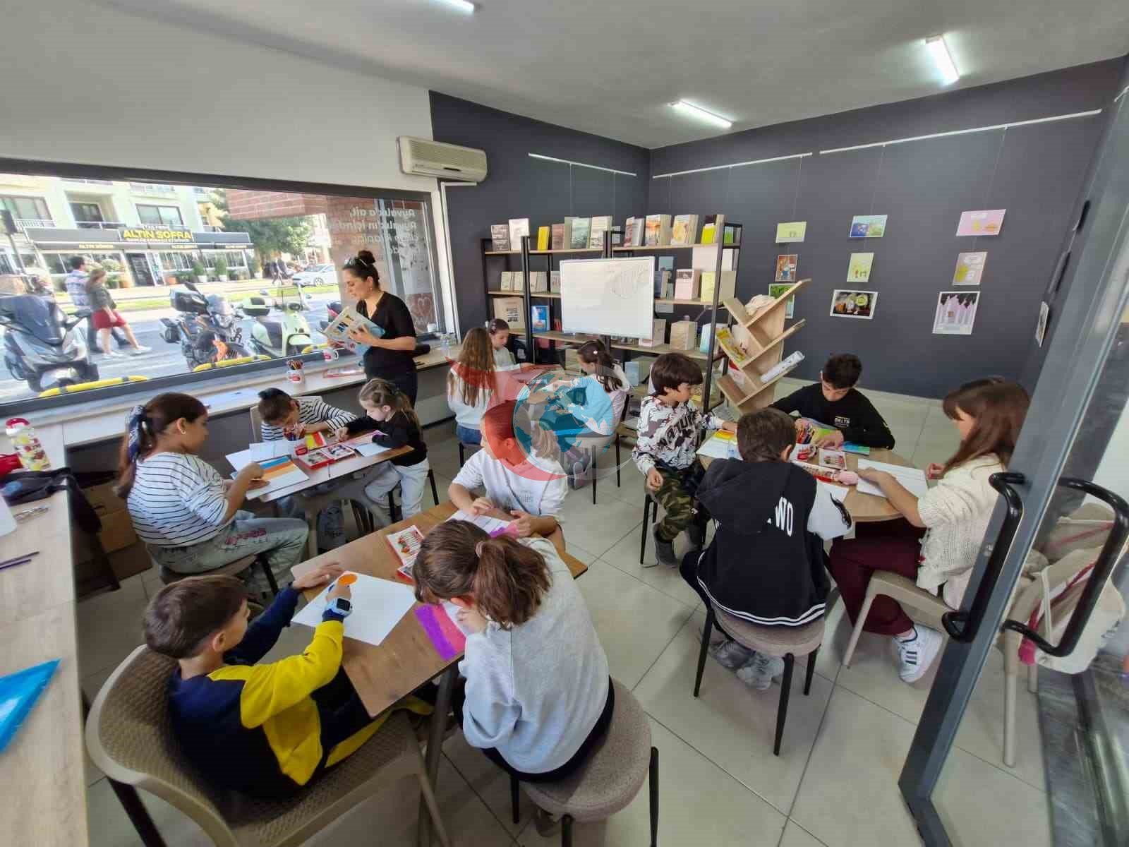 Ayvalık Belediyesi&rsquo;nin resim atölyelerine yoğun ilgi