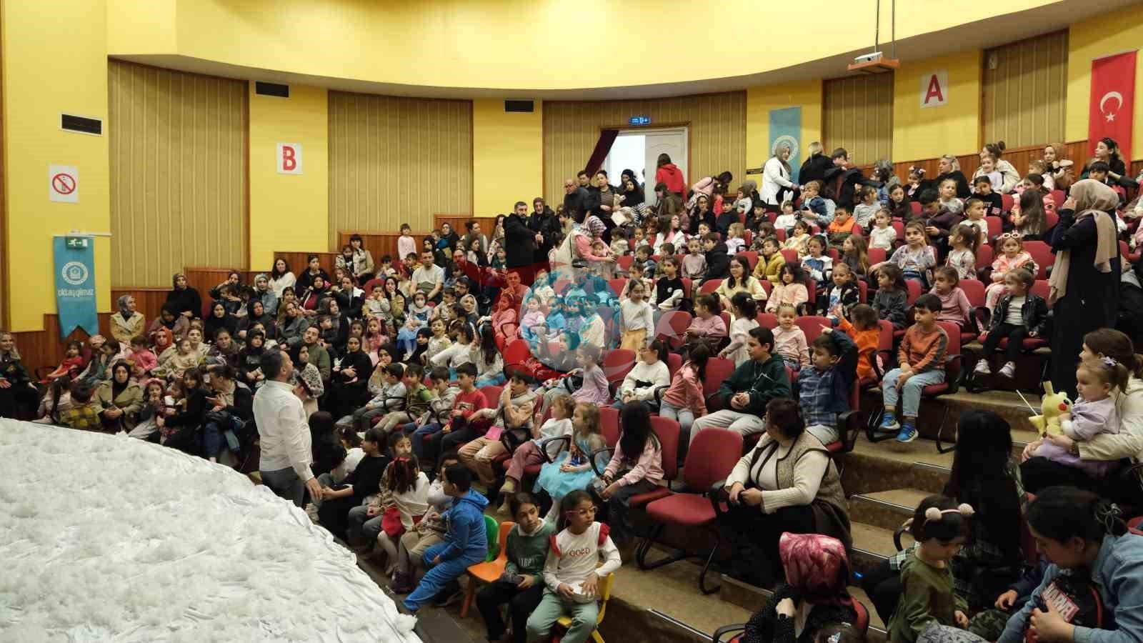 Yıldırımlı çocukların tiyatro keyfi