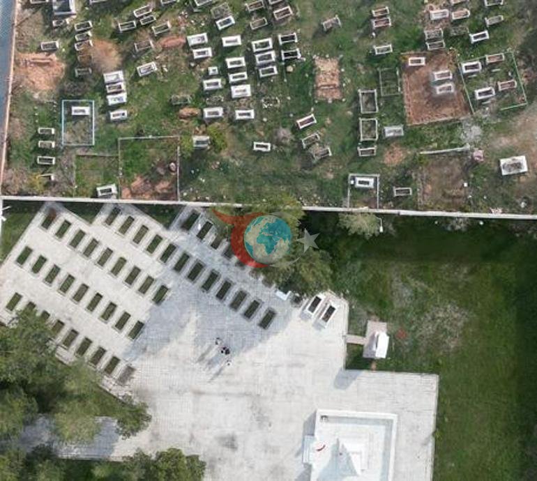 Sivas’taki mezarlıkta gizemli kıble farkı Şehitlik ile sivil mezarlar farklı yönde
