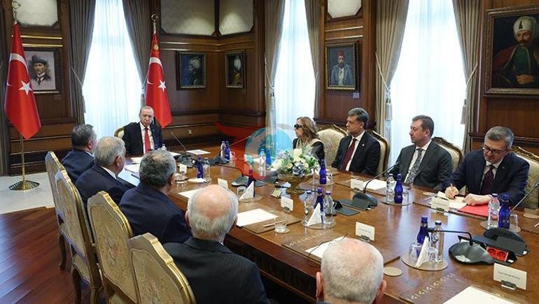 Cumhurbaşkanı Erdoğan, Türk Demokrasi Vakfı heyetini kabul etti