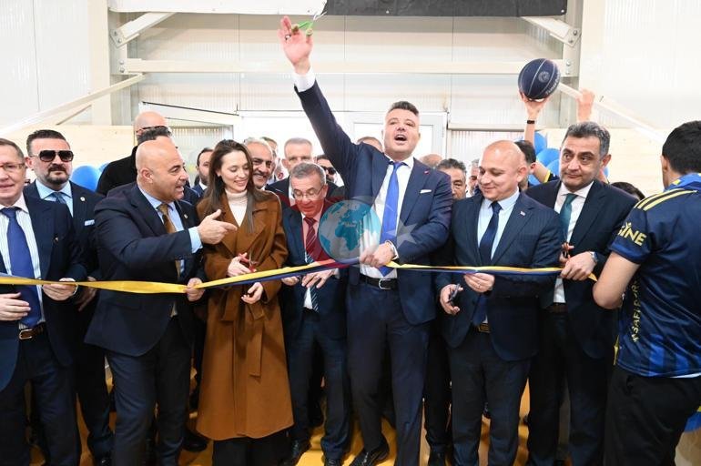 Saran: Bu salondan yükselen ses sadece top sesi değil, emeğin ve umudun sesi olsun