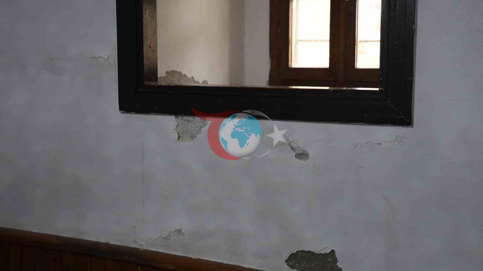 5 asırlık miras alarm veriyor: Ahi Evran Cami’nin sıva ve boyaları dökülüyor