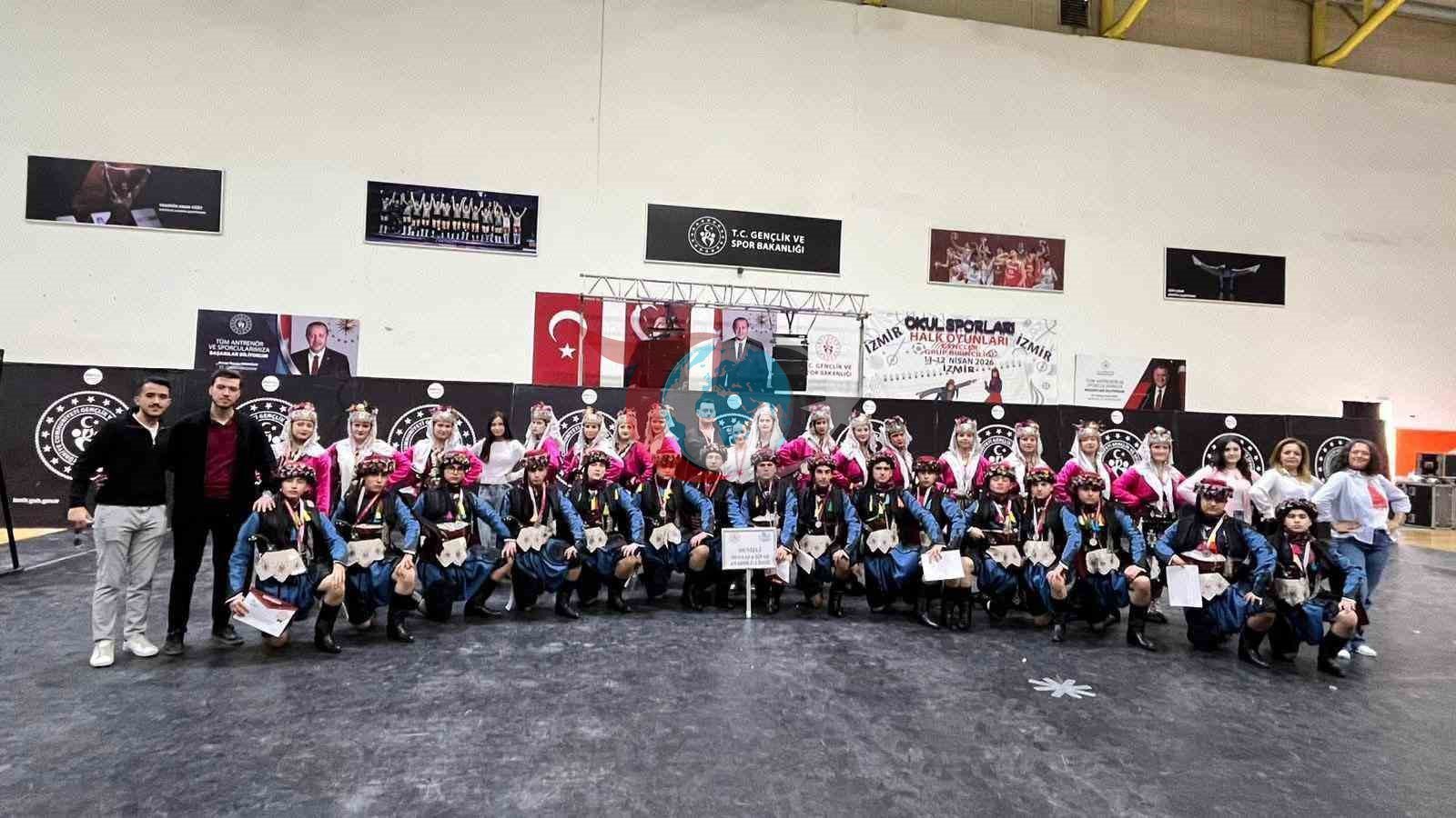 Kaleli öğrenciler halk oyunlarında bölge derecesi aldı