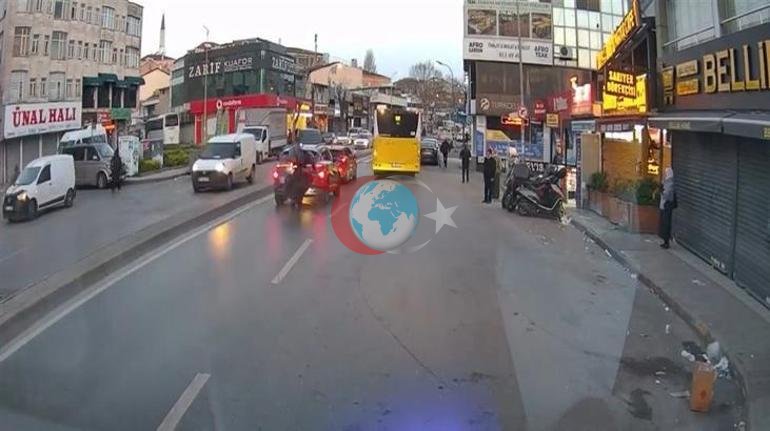 Ümraniye’de aniden duran araca motosiklet çarptı O anlar böyle kaydedildi
