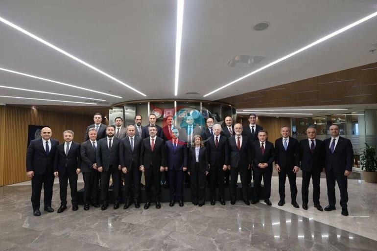 Bakan Kacır, Türkiye Bankalar Birliği Yönetim Kurulu toplantısında banka yöneticileri ile görüştü
