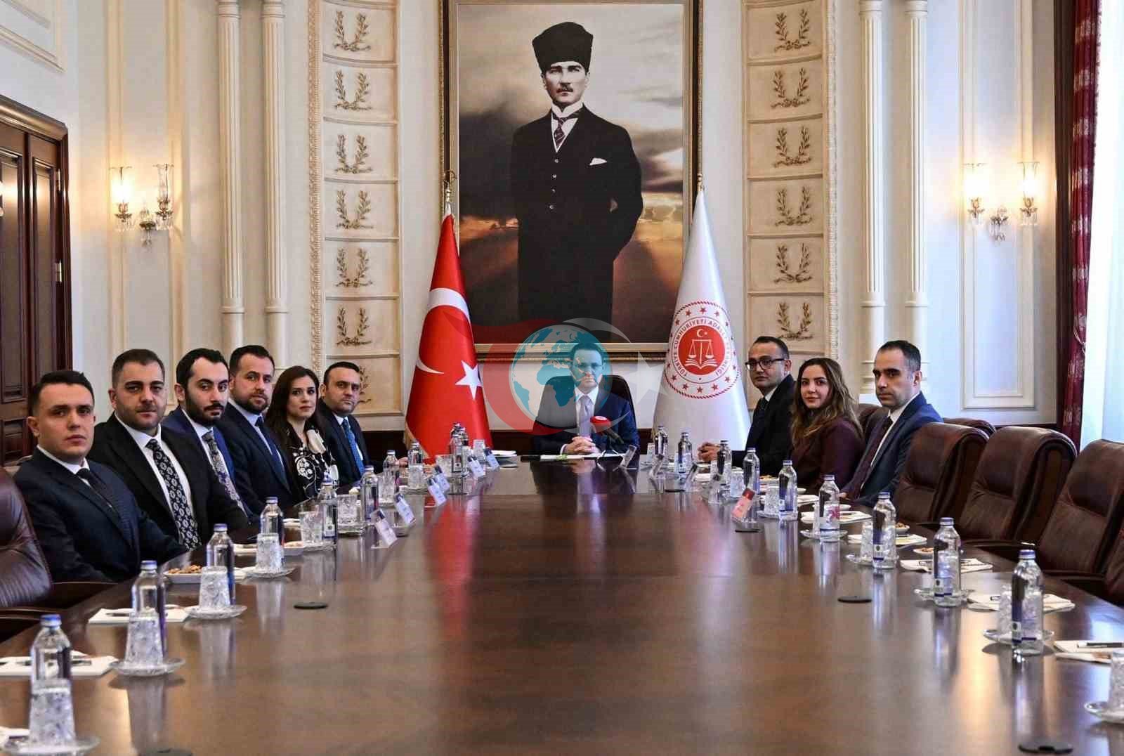 Adalet Bakanฤฑ Akฤฑn Gรผrlek Tรผrk Hukuk Enstitรผsรผ heyetini kabul etti