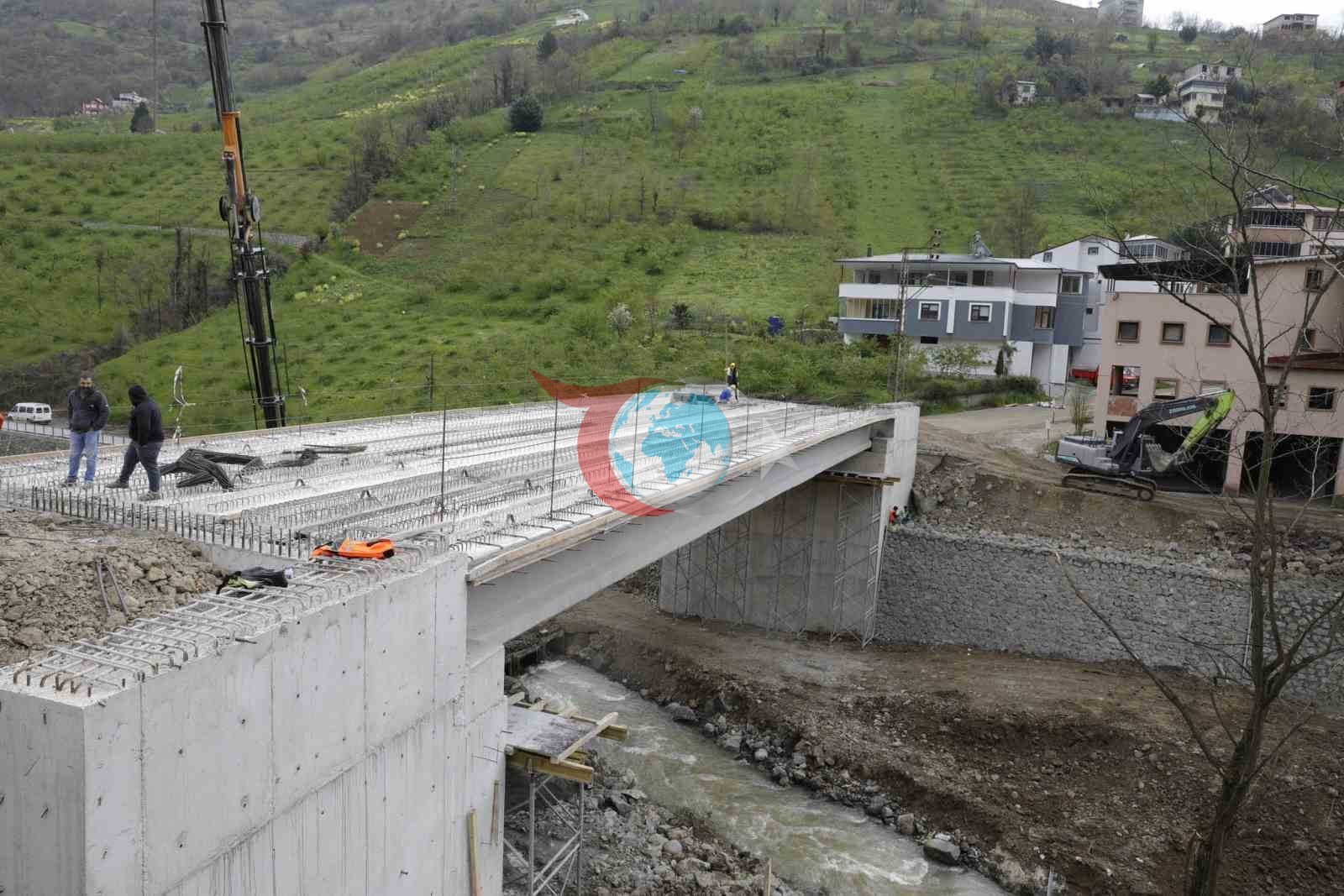 Dörtyol-Akpınar-Erikli ulaşım bağlantısını güçlendiren köprüde sona gelindi