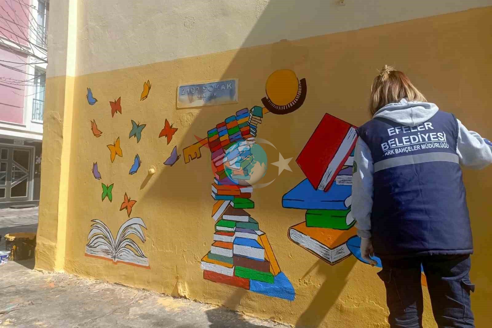 Efeler&rsquo;in parkları renkleniyor